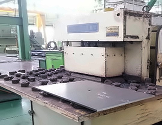 Machine Chamfer 장비 사진